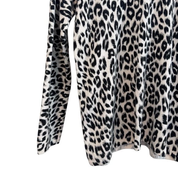 Kim Rogers Black and White Soft and Cozy Animal Print Sweater - Picture 4 of 6